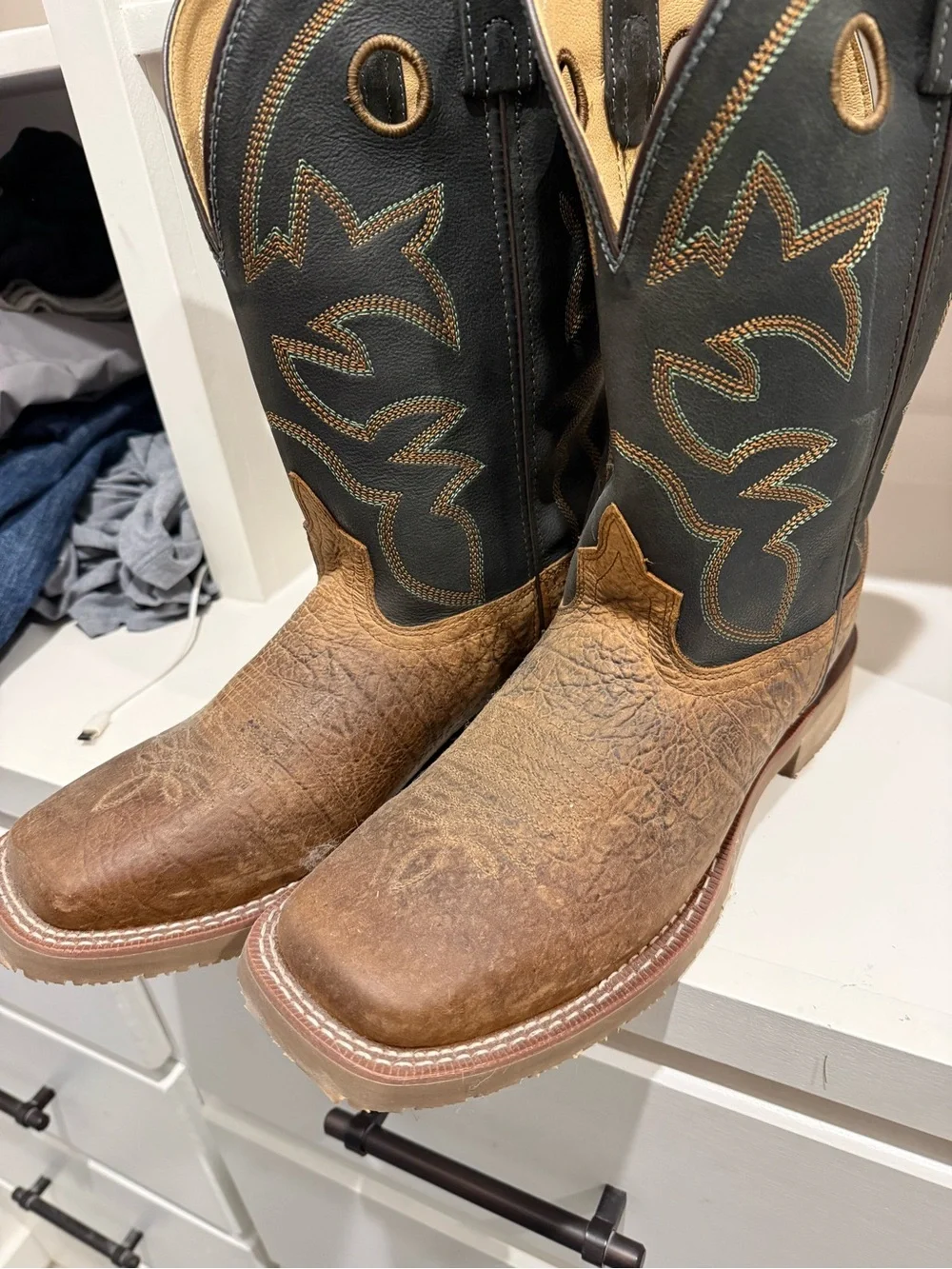 New never worn boots